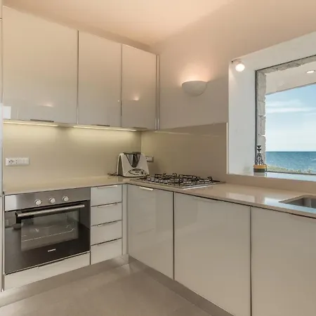Riviera Villa *