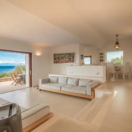 Villa Riviera *
